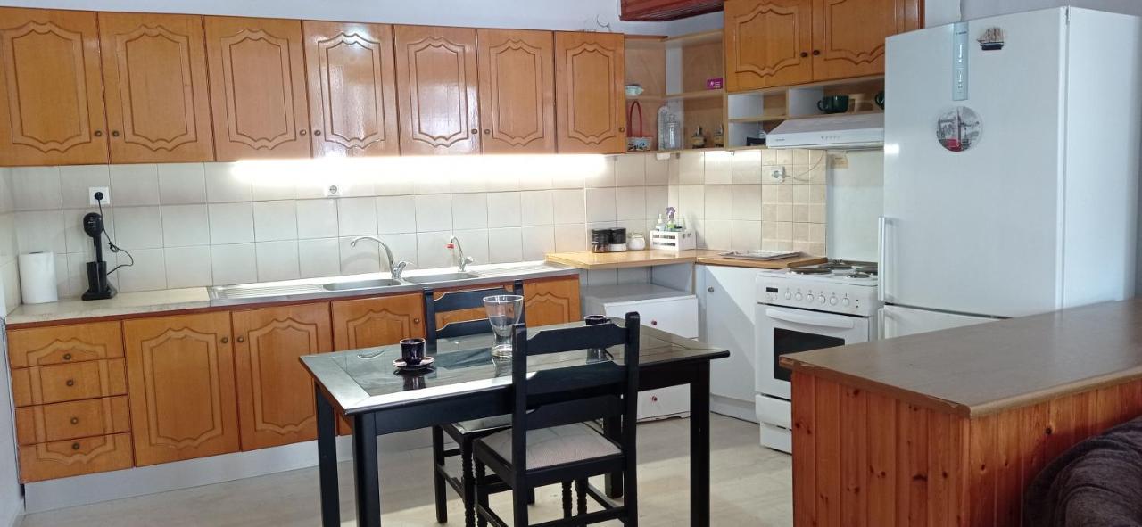 Ευρύχωρο Και Άνετο Διαμέρισμα Στην Ιτέα Joanna'S Apartment Kirra المظهر الخارجي الصورة
